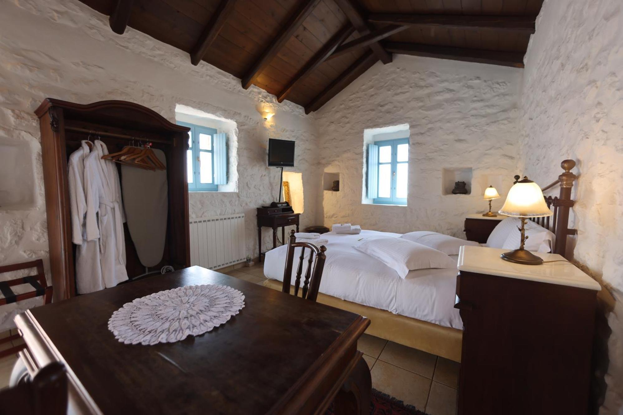 Lithos Stone Suites أريبوليس الغرفة الصورة