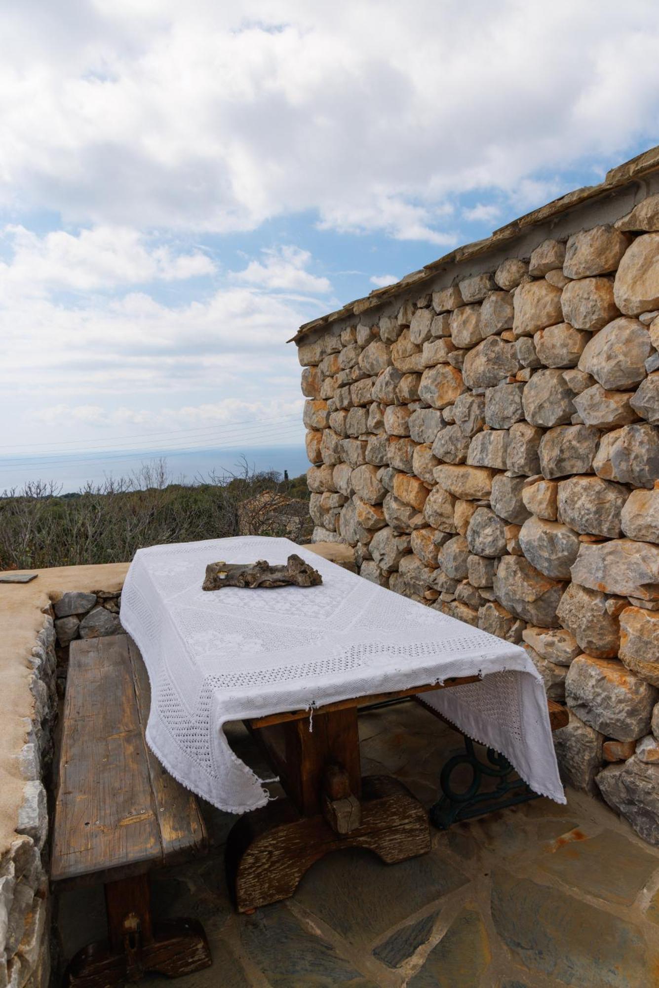 Lithos Stone Suites أريبوليس الغرفة الصورة